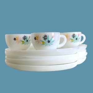 vintage milk glass dining set 🚨this listing is for one plate and one cup 🚨